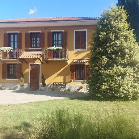 Guest house Casa Dell'agrifoglio 4*