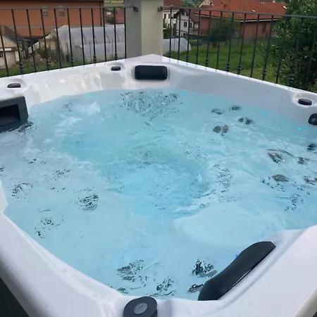 Casa Dell'agrifoglio Guest house Caselette